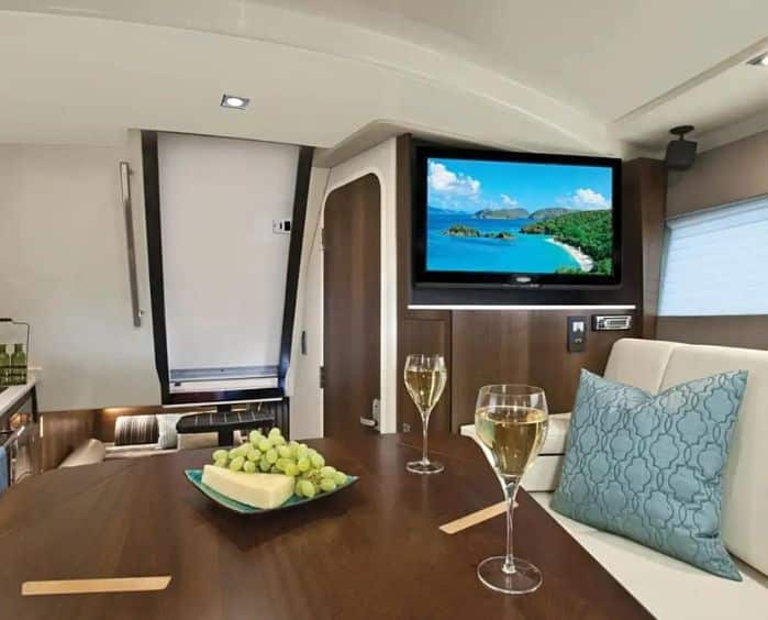 Luxury charter boat rental